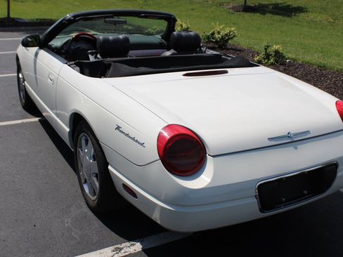 Used 2002 Ford Thunderbird RWD image 33