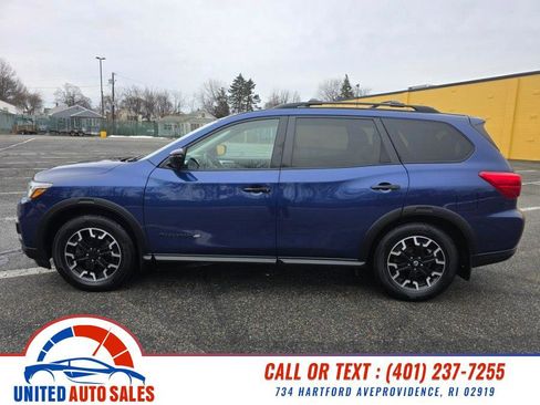 Used 2019 Nissan Pathfinder SL image 2