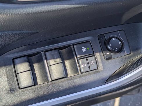 Used 2021 Toyota RAV4 XLE w/ Carpet Mat Package (TMS) FWD image 16