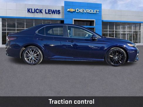 Used 2021 Toyota Camry SE image 9