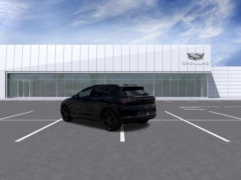 Used 2024 Chevrolet Equinox EV RS FWD image 4