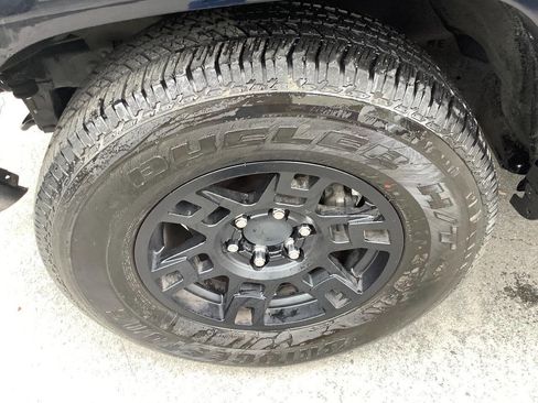 Used 2021 Toyota 4Runner Venture w/ Moonroof Package image 27