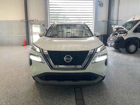 Used 2021 Nissan Rogue SV w/ Premium Package AWD/4WD image 2