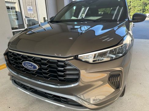 Certified 2024 Ford Escape ST-Line w/ Tech Pack #1 FWD image 2