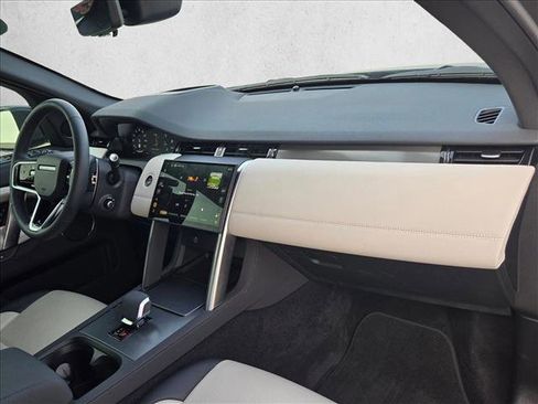 Certified 2025 Land Rover Discovery Sport Dynamic SE image 22