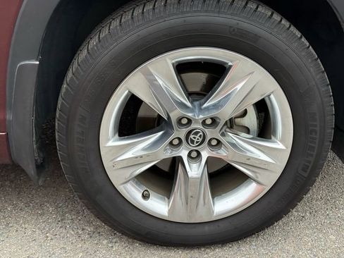 Used 2018 Toyota Highlander Limited image 17