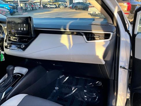 Used 2024 Toyota Corolla LE image 17