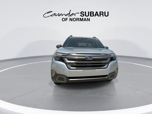 Used 2025 Subaru Forester Limited image 4