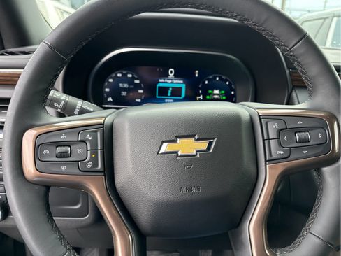 Certified 2023 Chevrolet Suburban High Country image 14