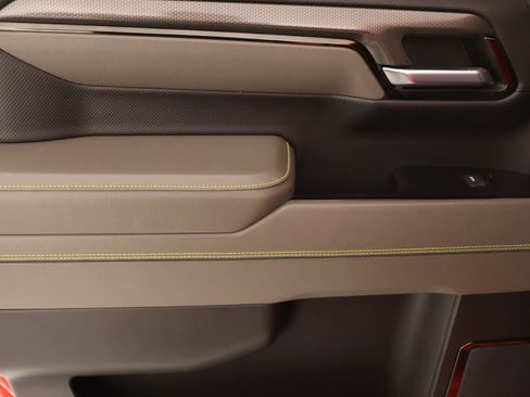 Used 2022 Chevrolet Silverado 1500 ZR2 w/ Technology Package image 17