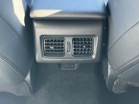 Used 2025 Toyota Camry SE image 18