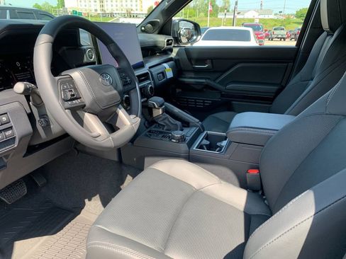 New 2026 Toyota 4Runner Limited AWD/4WD image 10