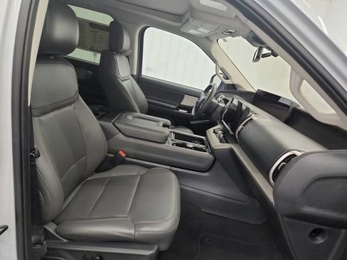 Used 2025 Ford Expedition Active AWD/4WD image 44