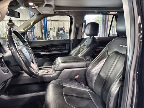 Used 2019 Ford Expedition Max Platinum AWD/4WD image 2