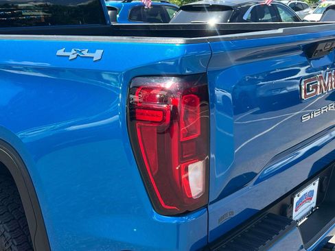 Used 2023 GMC Sierra 1500 Elevation AWD/4WD image 8