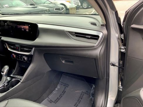 Used 2024 Buick Encore GX Sport Touring image 17