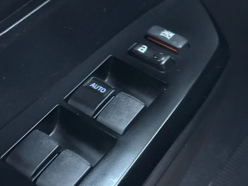 Used 2014 Toyota Tundra SR image 30