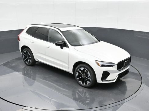 New 2026 Volvo XC60 B5 Plus w/ Protection Package Premier image 22
