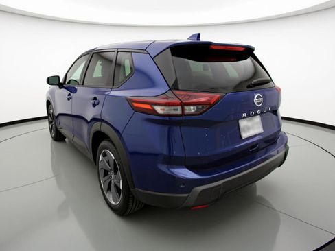 Used 2025 Nissan Rogue SV image 6