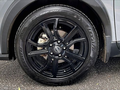 Used 2023 Nissan Kicks SR image 31