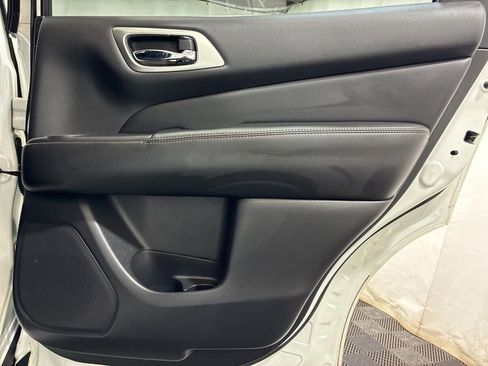 Used 2015 Nissan Pathfinder SL w/ SL Premium Package AWD/4WD image 14