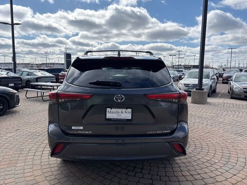 Used 2023 Toyota Highlander Limited AWD/4WD image 6