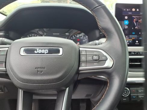 Certified 2022 Jeep Compass Limited w/ Sun and Sound Group AWD/4WD image 28