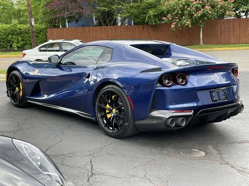 Used 2022 Ferrari 812 GTS RWD image 3