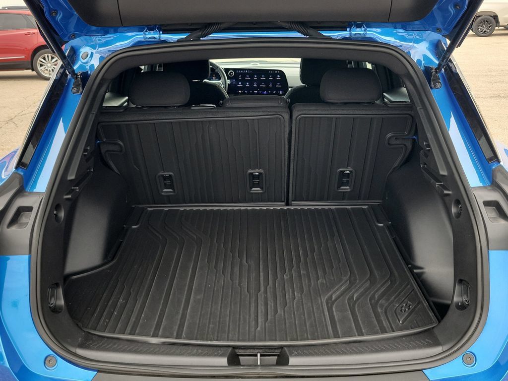 Used 2025 Chevrolet Equinox EV LT w/ Comfort Package FWD image 33