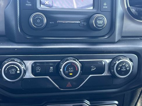 Used 2019 Jeep Wrangler Unlimited Sport S AWD/4WD image 38