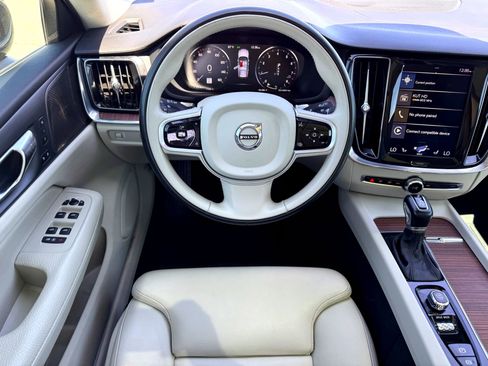 Used 2020 Volvo V60 T5 Inscription w/ Protection Package Premier image 22