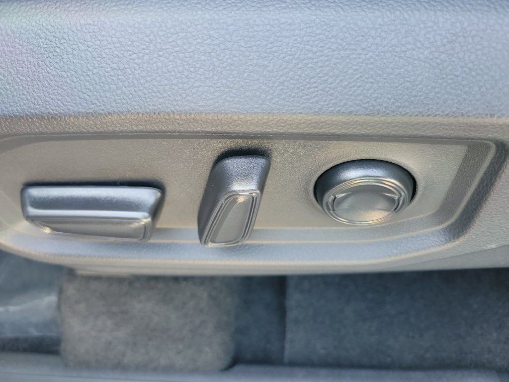 Used 2022 Toyota Tundra Limited RWD image 17
