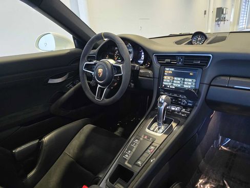 Used 2016 Porsche 911 GT3 RS RWD image 12