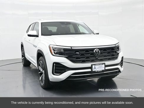 Used 2024 Volkswagen Atlas Cross Sport SEL Premium R-Line image 4