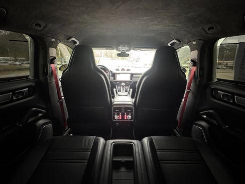 Used 2022 Porsche Cayenne Turbo GT image 42