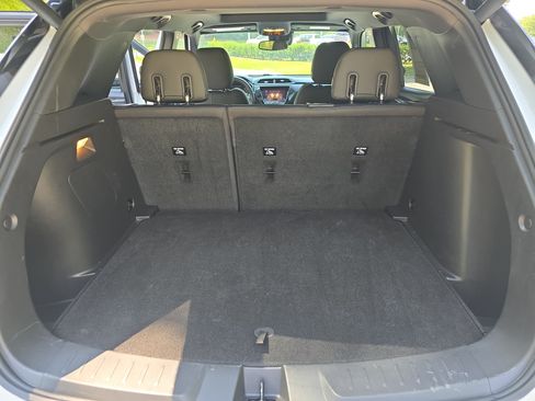 Used 2023 Chevrolet TrailBlazer RS w/ Sun and Liftgate Package FWD image 13