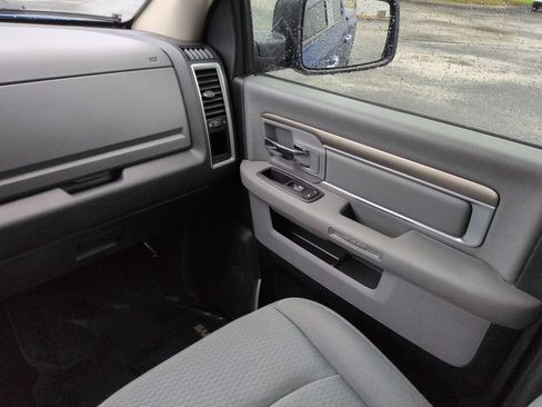 Used 2018 RAM 1500 Classic SLT AWD/4WD image 16