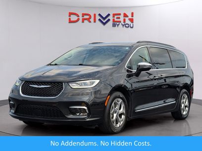 Used 2023 Chrysler Pacifica Limited