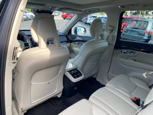 Used 2017 Volvo XC90 T6 Momentum w/ Vision Package AWD/4WD image 23