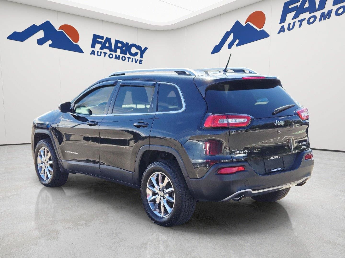 Used 2014 Jeep Cherokee Limited w/ Luxury Group AWD/4WD image 7
