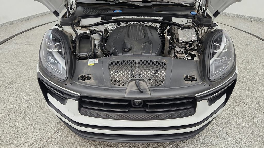 Used 2022 Porsche Macan AWD/4WD image 14