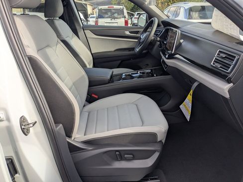 New 2026 Volkswagen Atlas Cross Sport SEL R-Line image 37