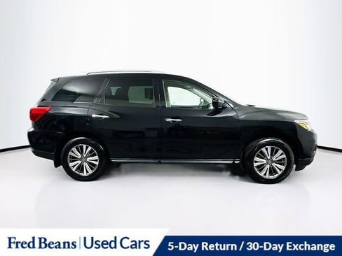 Used 2019 Nissan Pathfinder S image 9
