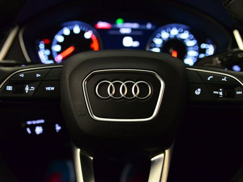 Certified 2023 Audi Q5 2.0T Premium w/ Convenience Package image 32