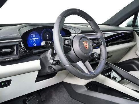 New 2026 Porsche Macan Electric RWD image 4
