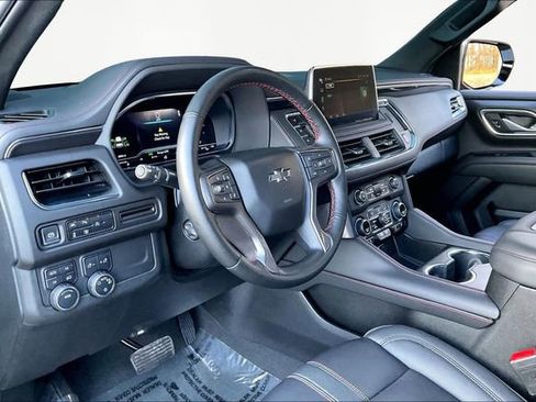 Used 2024 Chevrolet Suburban RST w/ Luxury Package image 12