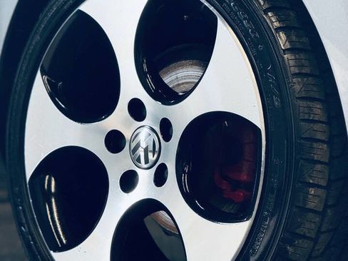Used 2011 Volkswagen GTI Autobahn FWD image 17
