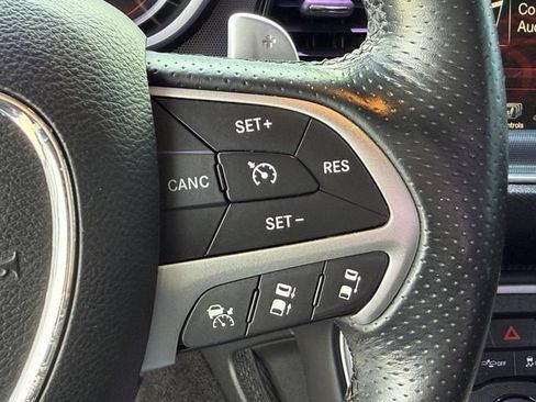 Used 2015 Dodge Challenger R/T Scat Pack w/ Leather Interior Group RWD image 22