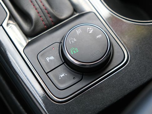 Used 2019 Chevrolet Blazer RS image 39