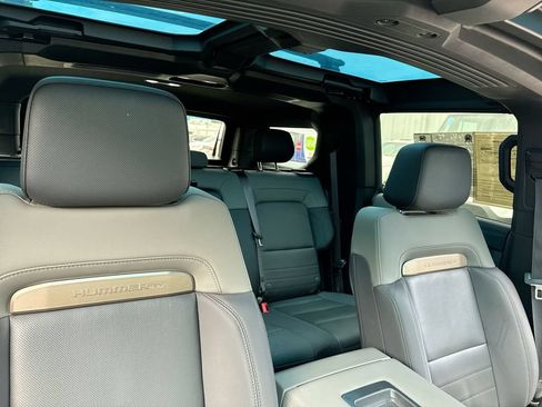 Used 2024 GMC Hummer EV 3X w/ LPO, Illumination Package AWD/4WD image 34